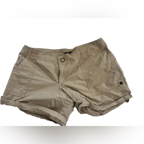 Khaki shorts - Picture 1 of 6